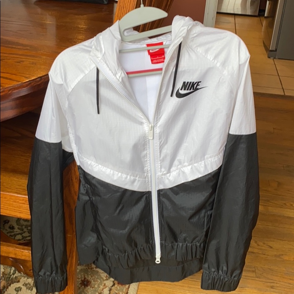 nike windrunner jacket